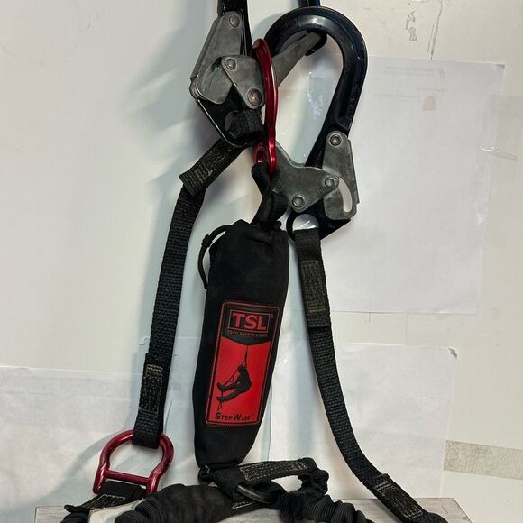 Black and Red Safety Harness by stepwise heavy duty great condition cheap price - Picture 1 of 10